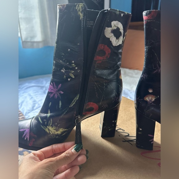 Matisse 'Graffiti' Block Heel Bootie - Picture 4 of 14